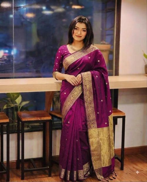 টাঙ্গাইল নকশী পাড় শাড়ি—বেরি