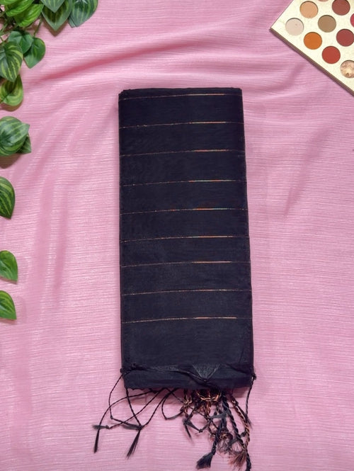 অভিজাতপূর্ণ নকশী পাড় হাফ সিল্ক শাড়ি—কালো