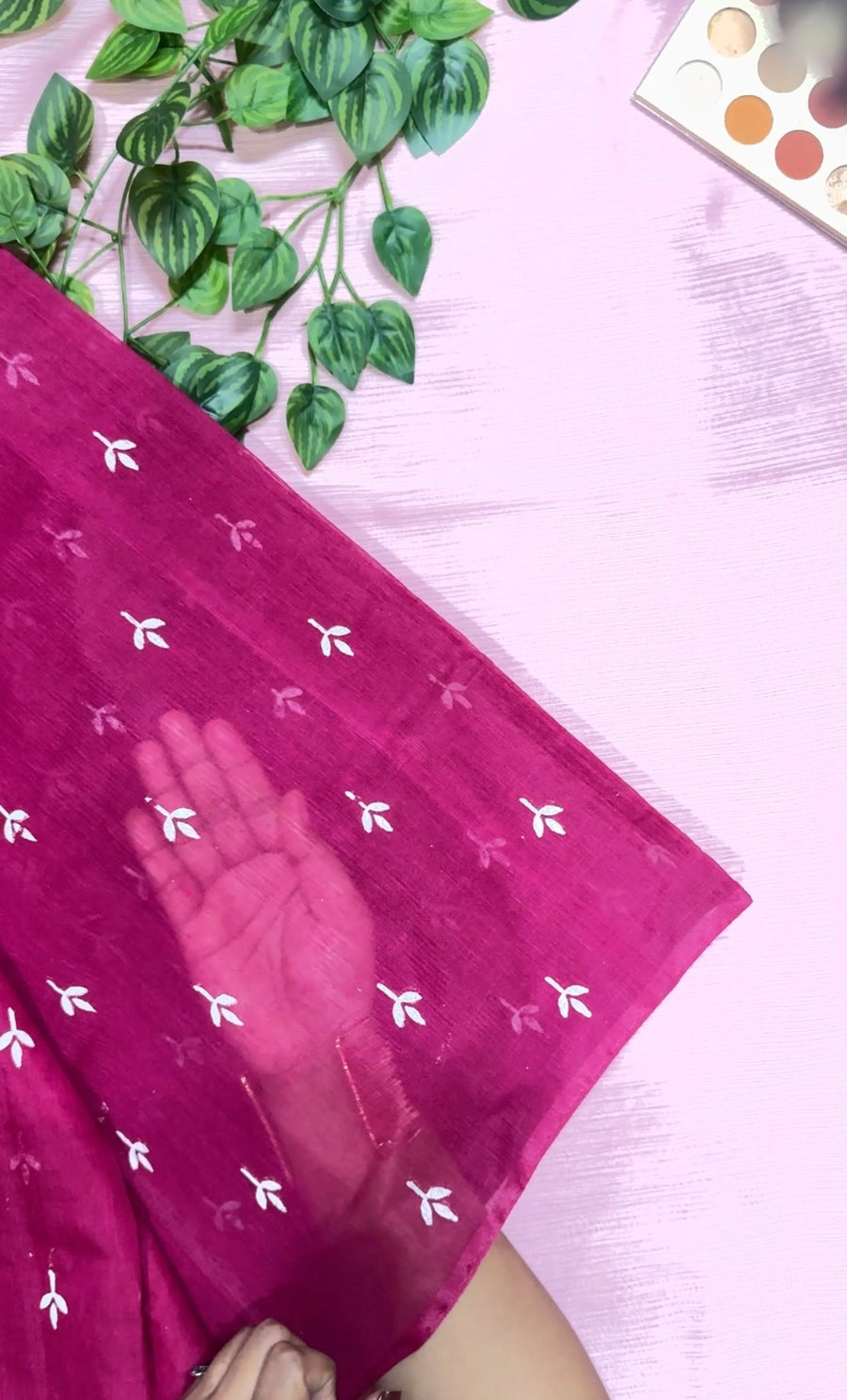 পিংক কালার চুনা প্রিন্ট শাড়ি—হাফ সিল্ক (ব্লাউজ পিস থাকবে না)