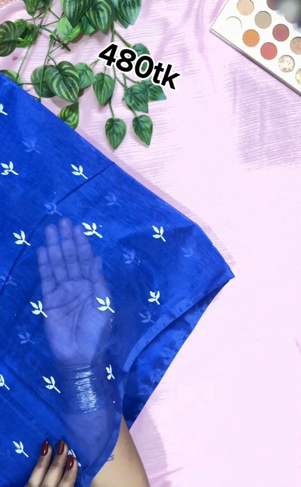 নীল কালার চুনা প্রিন্ট শাড়ি—হাফ সিল্ক (ব্লাউজ পিস থাকবে না)