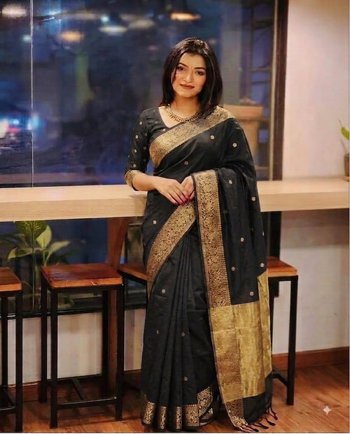 টাঙ্গাইল নকশী পাড় শাড়ি — কালো
