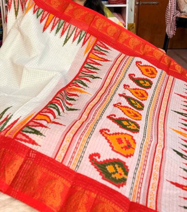 সুতি মিনাকারি মাদুরাই (লাল-সাদা)