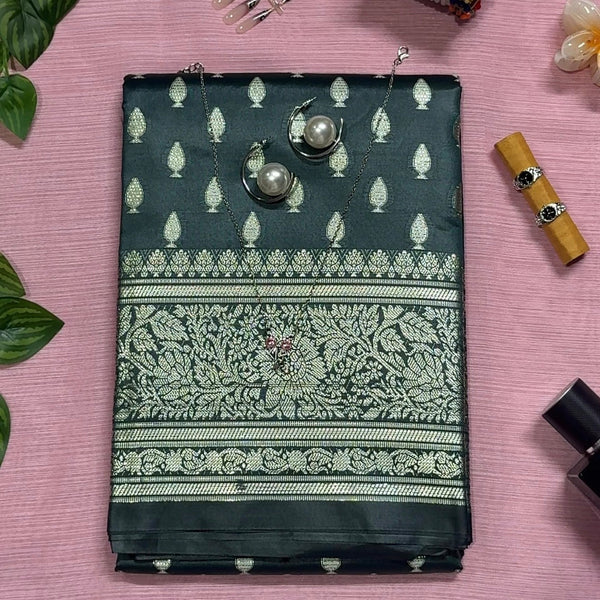 সিল্ক কাতান শাড়ি — পরিমনি স্টাইল