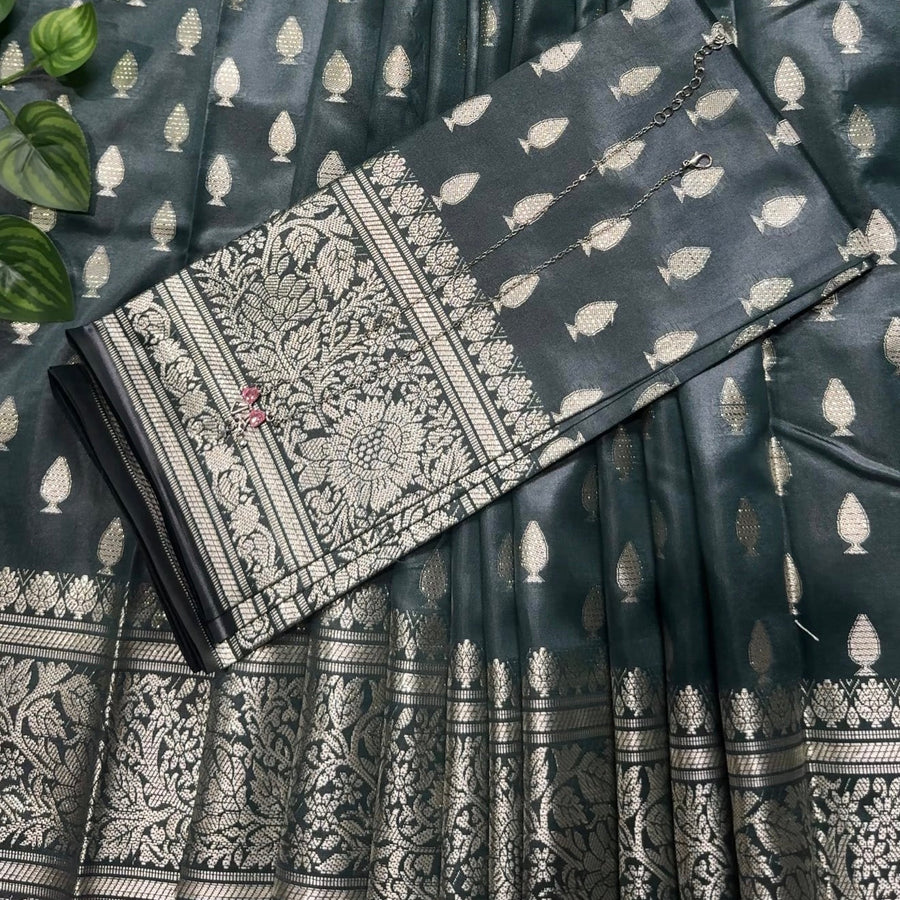 সিল্ক কাতান শাড়ি — পরিমনি স্টাইল